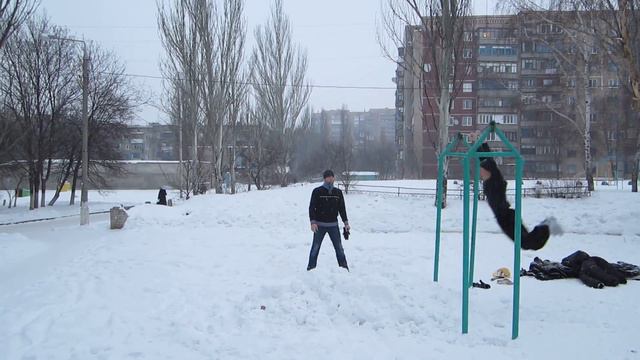 Двойной ланч гейнер с турника. Попытка №1. Вид с боку №1 смотреть онлайн