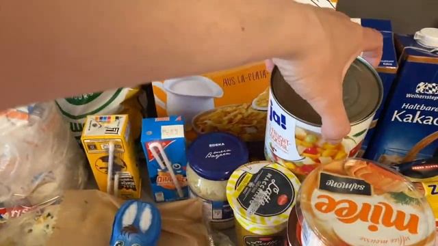 Беженцы в Германии. Помощь продуктами украинским беженцам. Бесплатные продукты Тафель | Tafel смотреть онлайн