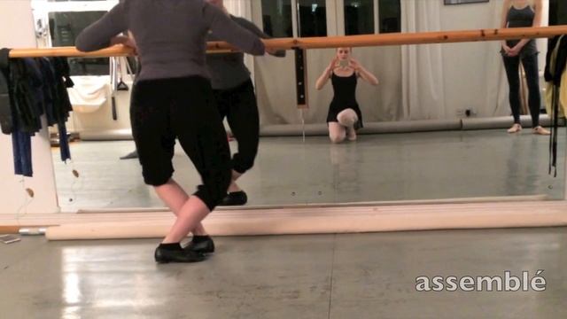 Glissade - Assemblé - Entrechat Quatre: Ballet Class Tutorial (intermediate level) смотреть онлайн