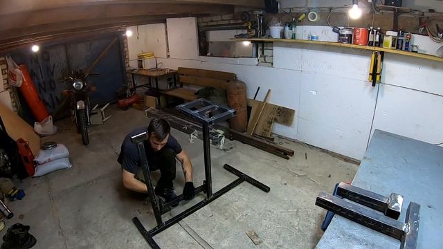 Как сделать тренажёр своими руками? Гиперэкстензия . Римский стул своими руками. Тренажёр для спины смотреть онлайн