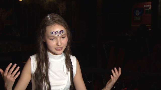 АРИНА ДАНИЛОВА-интервью с сольного концерта. Боль из самого сердца, как стать блогером, поклонники смотреть онлайн
