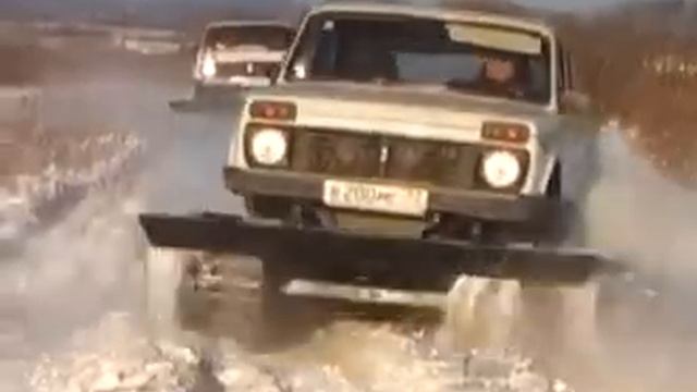 Вездеход из легковушки. Челябинская Метелица ЧТЗ смотреть онлайн