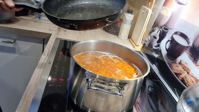 Очень вкусная солянка. Самая вкусная в мире. Истинно русский рецепт. Секретный рецепт для ценителей смотреть онлайн