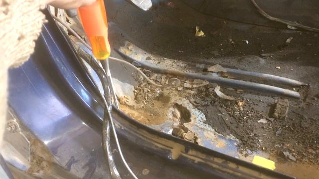 Рено Сценик 1997 Частичный ремонт порогов и днища смотреть онлайн