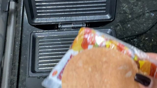 SANDUICHEIRA E GRILL MONDIAL INOX GRILL PREMIUM - TESTANDO SE VALE A PENA смотреть онлайн