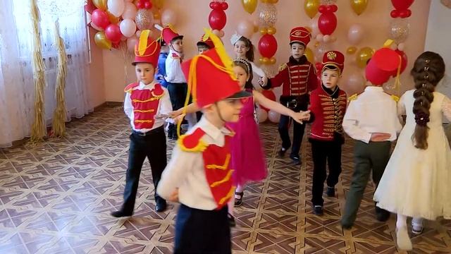 Выпускной 250517ФВ FULL HD Полянка гусары смотреть онлайн