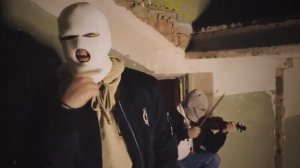 затену шнурки потуже-metan