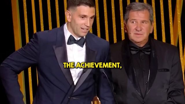 Emi Martinez booed by French after winning Yashin Award смотреть онлайн