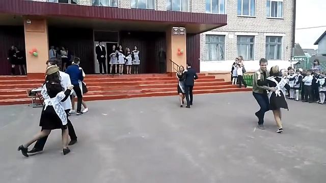 9 "Б" - Тучи в голубом. смотреть онлайн