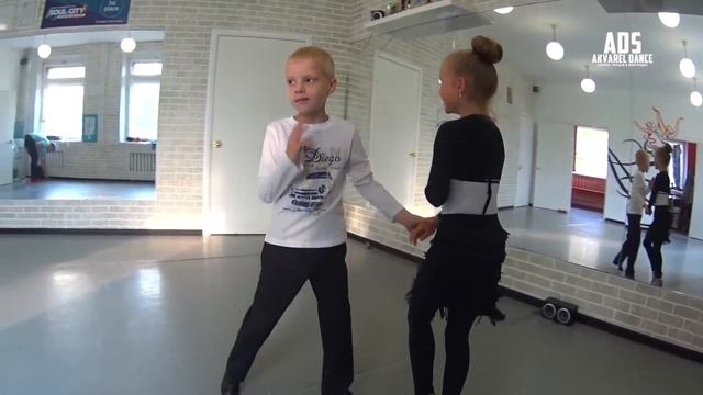 Копия видео "Тренировочный день в школе танцев Акварель Dance" смотреть онлайн