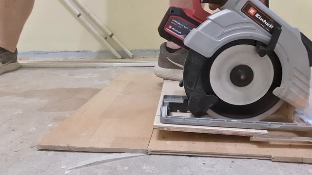 How to cut tile with a brushless circular saw and diamond blade Einhell TE-CS 18/190 Li BL смотреть онлайн