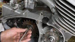 Мотоцикл ИЖ Юпитер-3.Собираем сцепление запускаем мотор.