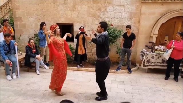 HERCAİ DİZİSİNDE OYNANAN MARDİN REYHANİ YÖRESEL OYUNUN TARİHİ VE ANLAMI.? смотреть онлайн