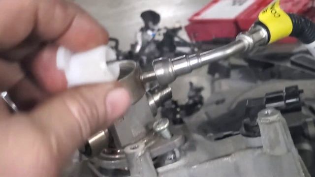 Issues Removing Fuel Line on the 1.5L Ford EcoBoost High Pressure Fuel Pump? Here is How смотреть онлайн