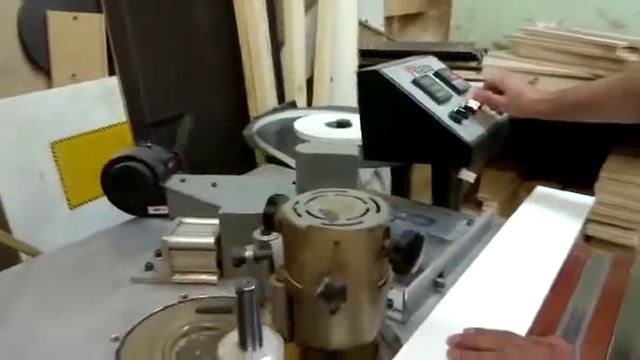 Кромкооблицовочный станок с ручной подачей модель Filato FL-91B смотреть онлайн