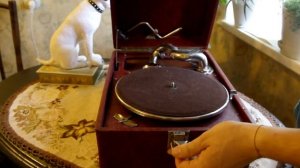 ? Ремонт патефона - перетяжка корпуса новым материалом