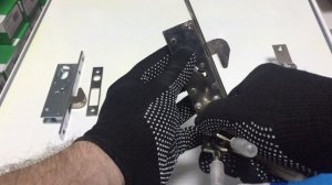 замок с ригелем крючком