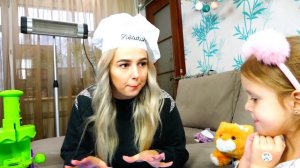 ФАБРИКА КОНФЕТ Амелька с друзьями едет смотреть как готовятся конфетки на палочке