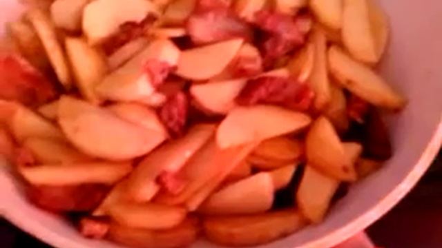 Картоха жаренная с мясом на шкварках смотреть онлайн