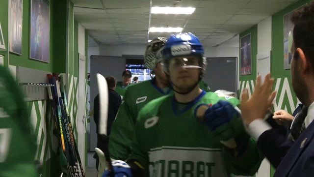 Заглянем в раздевалку после красивой победы!