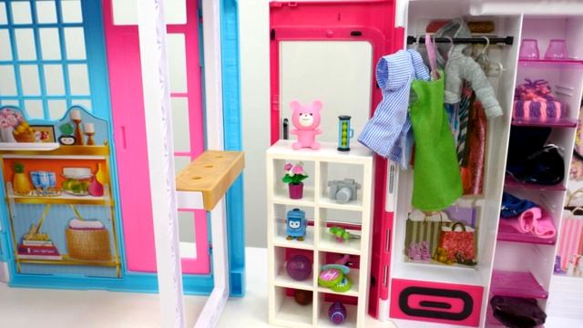 Барби не убралась дома - как принимать гостей? Видео для девочек игры в куклы Барби смотреть онлайн