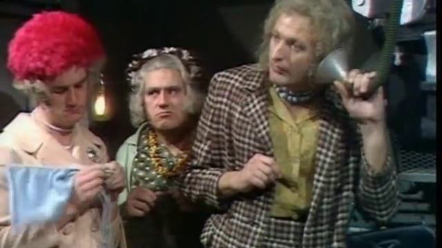Monty Python Season 2 Episode 13 - 3 смотреть онлайн