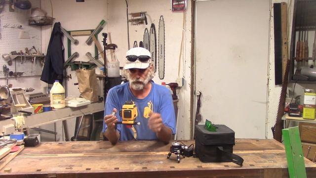 Un Boxing A Green Laser Level