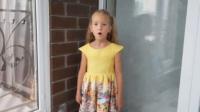 ЛЮСИ / Аня поет детскую песню смотреть онлайн