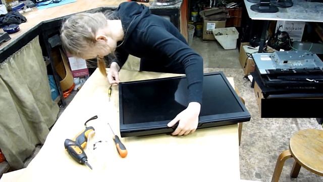 Первые шаги.Ремонт монитора филипс. часть 1 смотреть онлайн