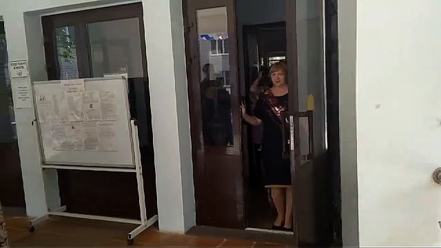 В Астрахани в гимназии №2 прозвучал последний звонок с моим присутствием.. смотреть онлайн