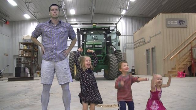 What Does The Farmer Say? (Ylvis - The Fox PARODY) смотреть онлайн