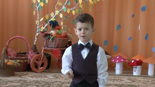 Даниил рассказывает стихотворение про осень Д/с "Таншолпан" 6 группа смотреть онлайн