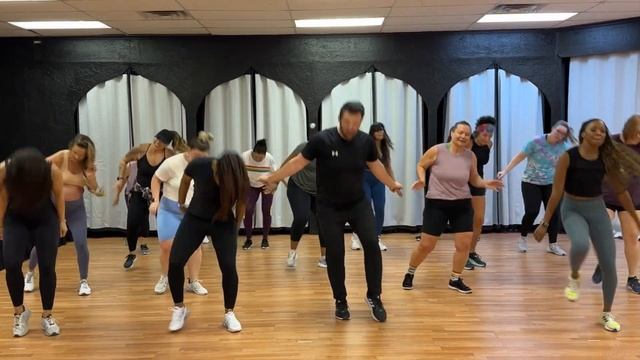 Proud Mary - Tina Turner - Dance Fitness routine by Fitness with Robin - Turn Up - Zumba - Mixxedfi смотреть онлайн