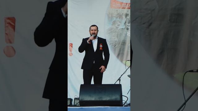 «Встанем» - кавер исполнение известной песни Shaman, в исполнении Roman Arrigo смотреть онлайн