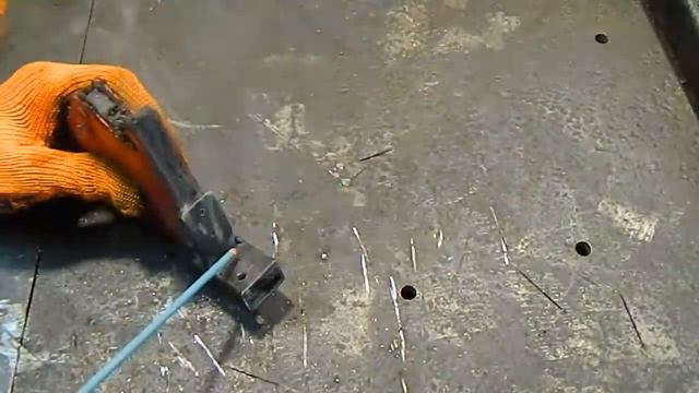 Не выбрасывайте кусочки металла. Do not discard pieces of metal. смотреть онлайн