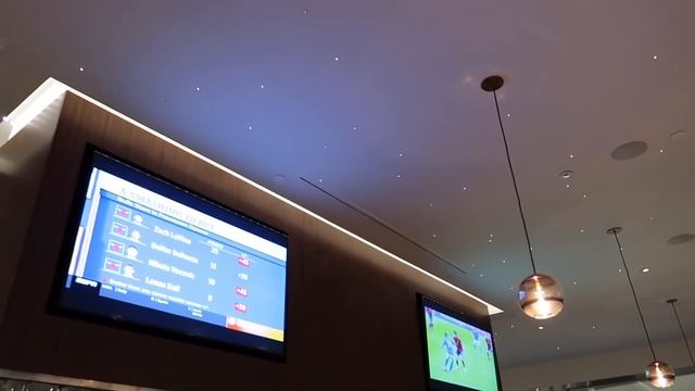 NEW Steakhouse 71 at Disney's Contemporary Resort! Lunch, Lillian's Special Cocktail, Resort Update смотреть онлайн