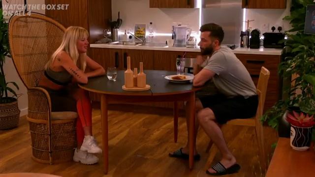 Catfish Contestants Crumble - Most SAVAGE CATFISH Moments on Week 1 of The Circle!! | The Circle смотреть онлайн