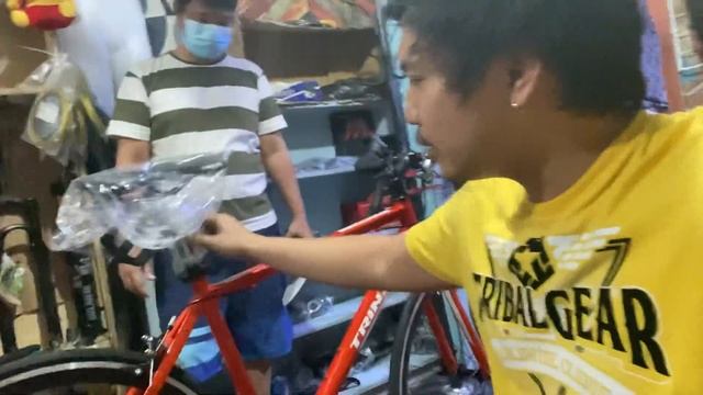 Pinakamurang Bentahan Ng Trinx Tempo 1.0 Nasa EazyBike Shop Makati Dami Freebies Helmet , Lights смотреть онлайн