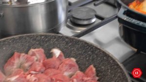 Готовим в кокоте Staub. Баранина с овощами и рисом. Голодным не смотреть.