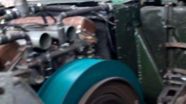 Первый запуск двигателя танка Т34-85 смотреть онлайн
