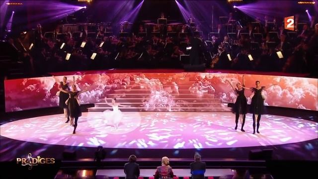 Suzie danse sur "Sarabande" de Haendel смотреть онлайн