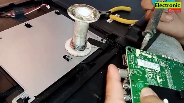 How to Fix Broken Antenna Input смотреть онлайн