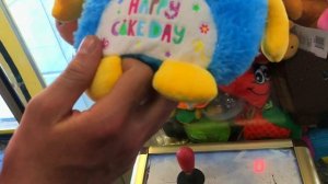 Оператор РАЗОРЯЕТ АВТОМАТЫ с мягкими ИГРУШКАМИ /ХВАТАЙКА /ЧЕЛЛЕНДЖ