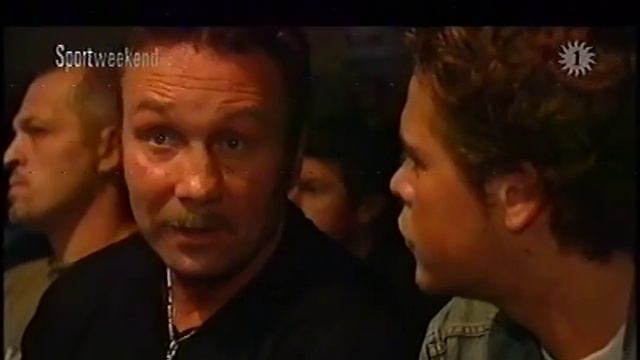 Beeldfragmenten van sportweekend " Farid EL Houari vs Paolo Cardinale " 01-11-2002 смотреть онлайн