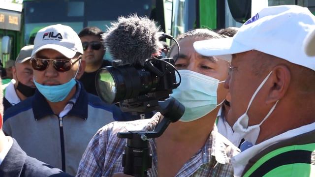 Сегодня автобусы ТОО «SemeyBus» и автопарка «Семей» вновь не вышли на линию смотреть онлайн