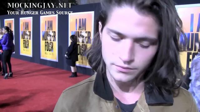 Thomas McDonell Read 'The Hunger Games' Movie Script смотреть онлайн