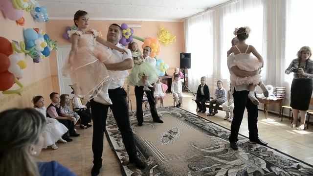 Мицва-613: Танец с папами смотреть онлайн