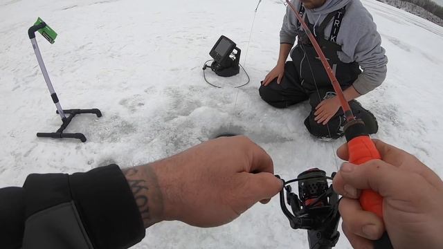 PIKE FISHING WITH 330 MANIAC {BUCKET LIST ICE FISHING TRIP} смотреть онлайн