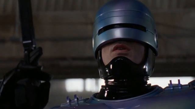 Робокоп 2 Робокоп попал в ловушку Кейна на заводе, где его разобрали на части