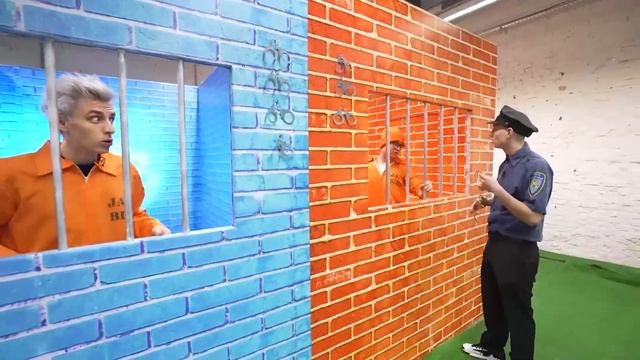 تحدي السجن الساخن ضد البارد! смотреть онлайн